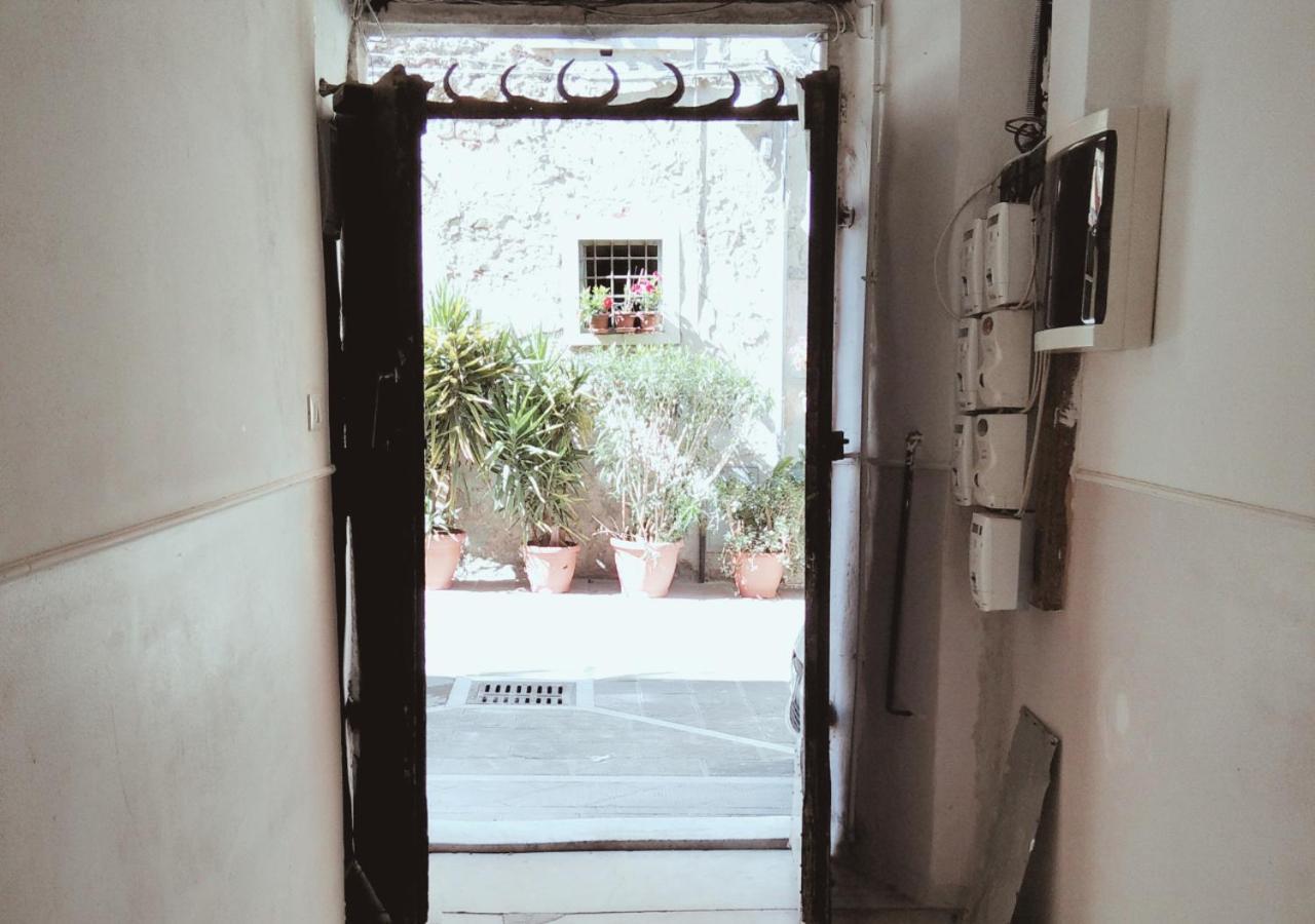 Casa Artisti Apartment Carrara Bagian luar foto